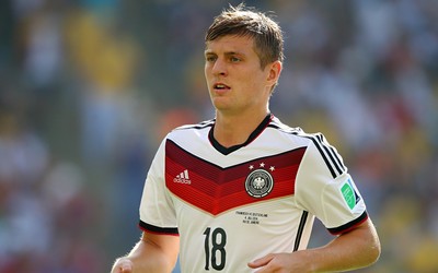 天行体育焦点-佩德里庆祝时跳起舞蹈