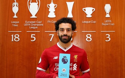 天行体育独家-奥卡福尔进球后与队友狂欢